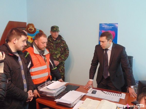 Революціонери влаштували «розборки» з головним міліціонером Волині. ФОТО. ВІДЕО