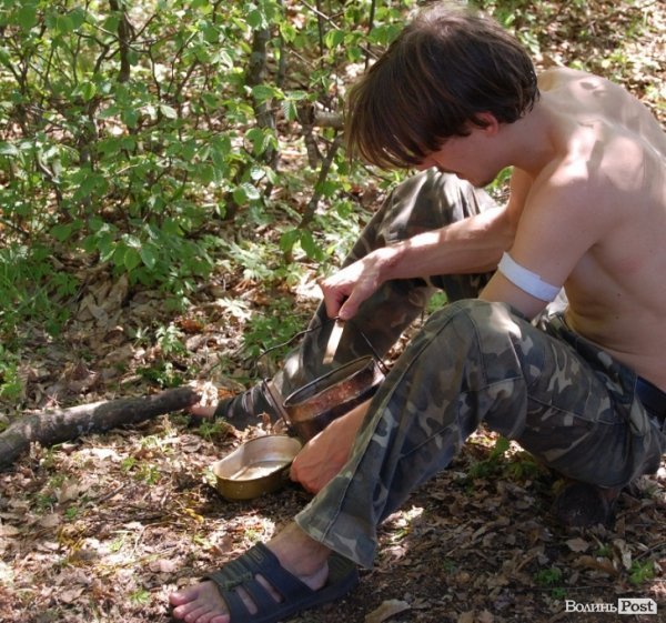 У волинських лісах «воюють» Чорна сотня і сотня Перця. ФОТО 