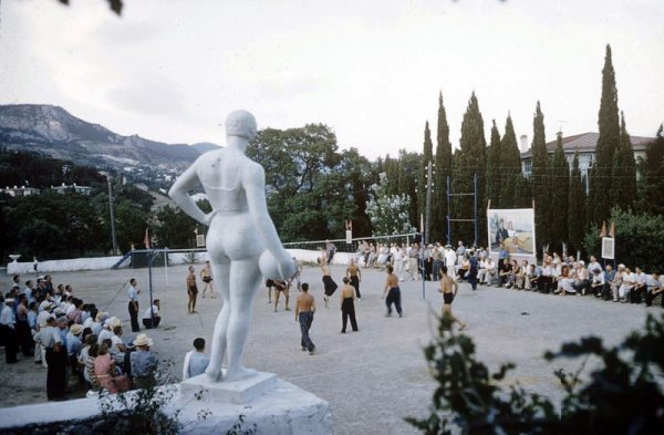 Вечір у санаторії, 1958 рік