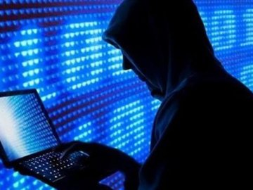 На Волині викрили хакерів, які крали гроші через мобільний додаток