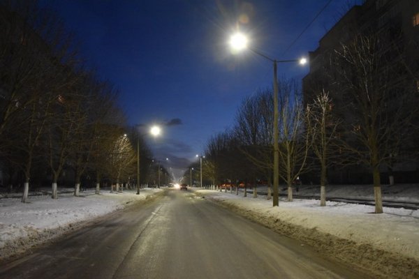 На луцькому бульварі Дружби Народів змінили освітлення