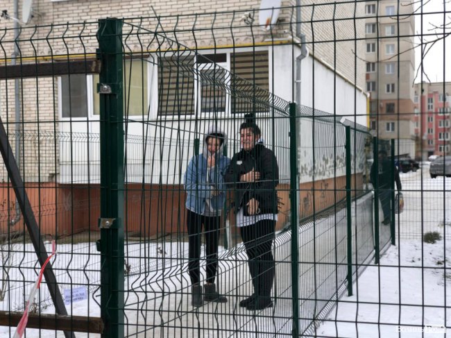 Перекрили багаторічний прохід: мешканці 55-го мікрорайону обурені «небезпечною зоною» на Липинського. ФОТО. ВІДЕО