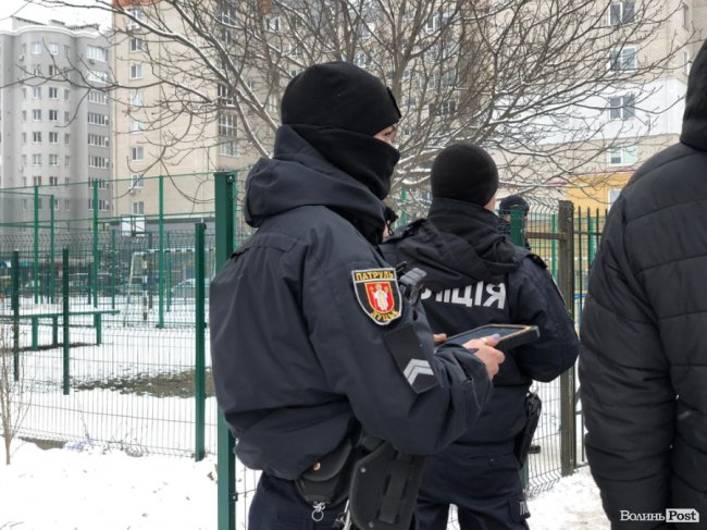 Перекрили багаторічний прохід: мешканці 55-го мікрорайону обурені «небезпечною зоною» на Липинського. ФОТО. ВІДЕО