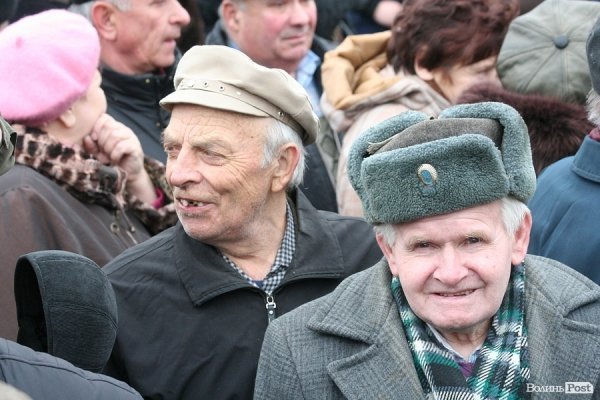 «Вставай, Україно» у Луцьку: обличчя протесту. ФОТО