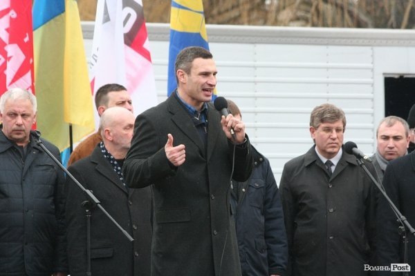 «Вставай, Україно» у Луцьку: обличчя протесту. ФОТО
