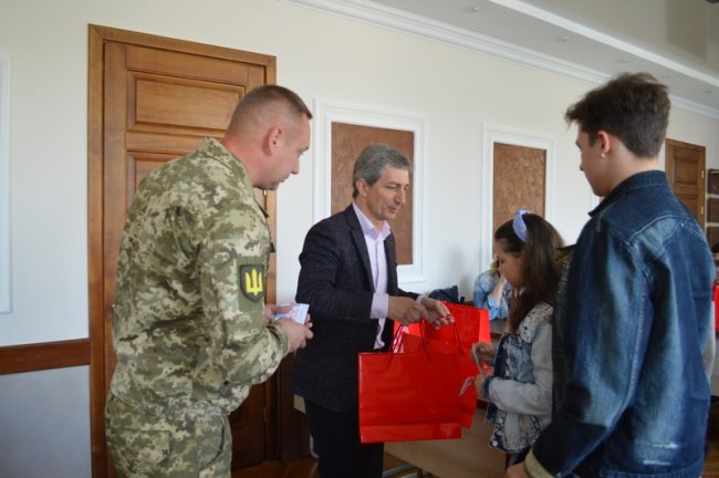 У Ковелі дітям загиблих Героїв вручили подарунки. ФОТО