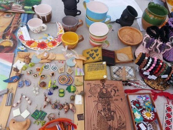 У Луцьку  ярмаркували по-весняному та збирали допомогу 14 бригаді. ФОТО