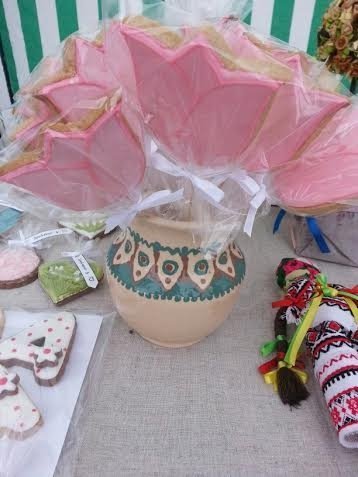 У Луцьку  ярмаркували по-весняному та збирали допомогу 14 бригаді. ФОТО