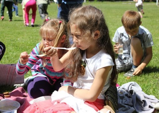 Міліція Волині влаштувала дітям розважальне шоу. ФОТО