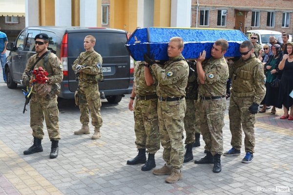 У Луцьку прощалися з загиблим бійцем «Азову». ФОТО. ВІДЕО