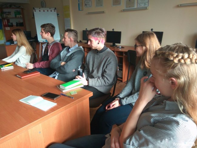 Як у Луцьку навчають майбутніх телезірок. ФОТО