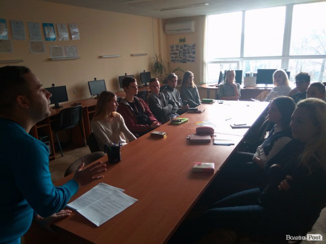 Як у Луцьку навчають майбутніх телезірок. ФОТО