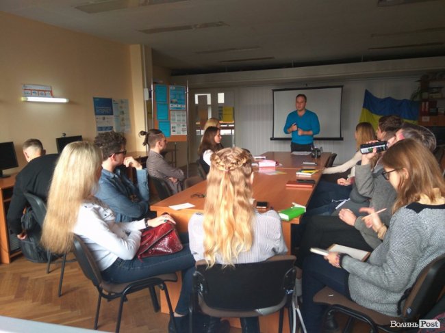 Як у Луцьку навчають майбутніх телезірок. ФОТО