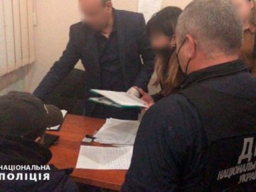Взяли під варту волинянина, який намагався за 1000 доларів  підкупити слідчого