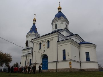 Владика Михаїл відправив святкову службу у волинському селі