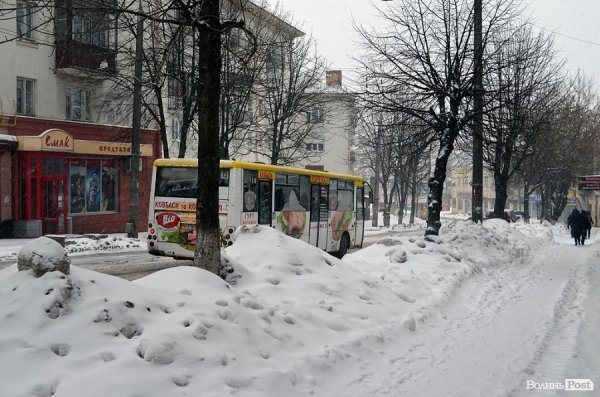 Луцьк знов у снігу. ФОТО