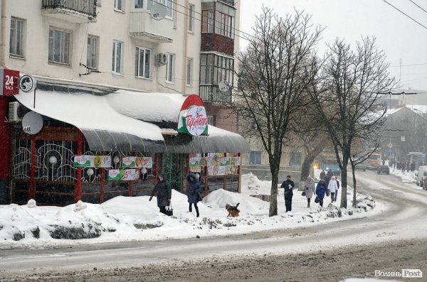 Луцьк знов у снігу. ФОТО