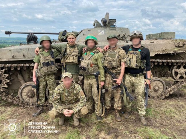 Грав на весіллях, а зараз воює з росіянами: музикант з Волині став прикордонником