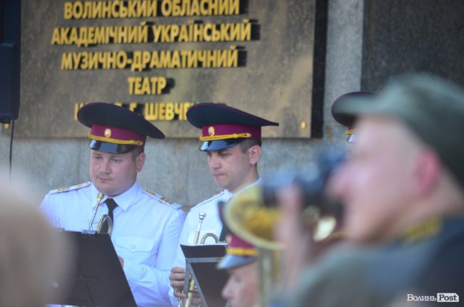 У центрі Луцька грав оркестр Нацгвардії. ФОТО