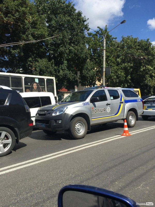 ДТП в Луцьку: в автівку копів врізався джип. ФОТО