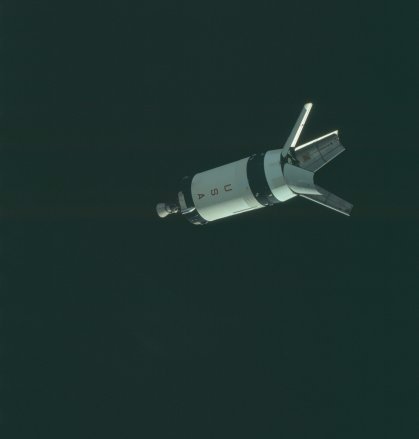 Фотографії з Місяця, які NASA збирало 15 років. ФОТО