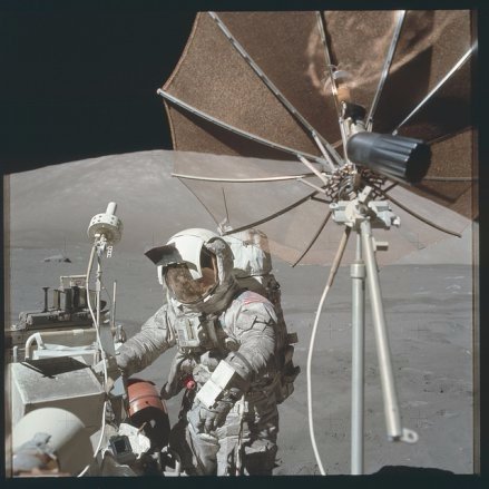 Фотографії з Місяця, які NASA збирало 15 років. ФОТО