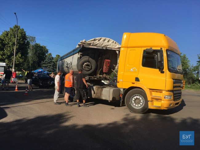 На Волині зіткнулися легковик та вантажівка, є потерпілі. ФОТО. ВІДЕО