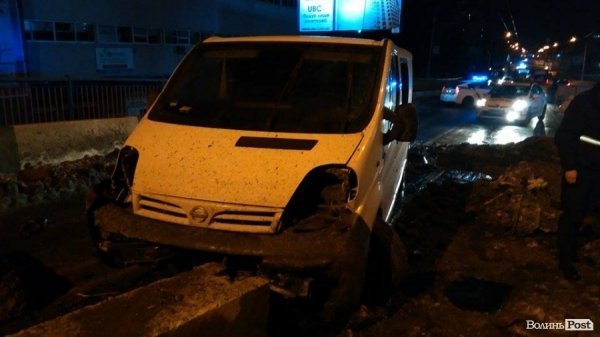 Аварія в Луцьку: дві розтрощені машини і постраждала