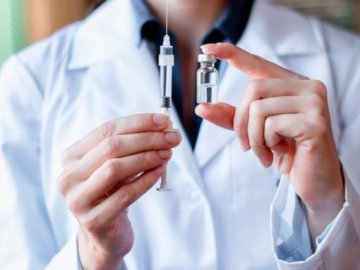 Українців закликають вакцинуватись від звичайного грипу