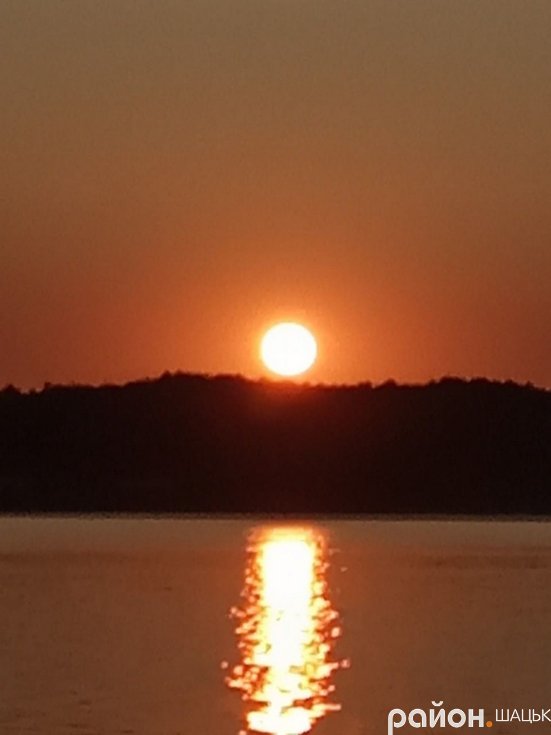 Рай для рибалок: неймовірні світлини Пулемецького озера. ФОТО 