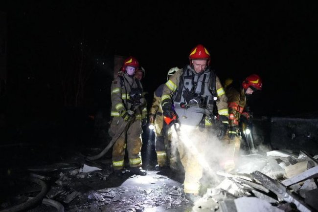 Нічна атака «Шахедами»: українські бійці збили 14 із 15 дронів