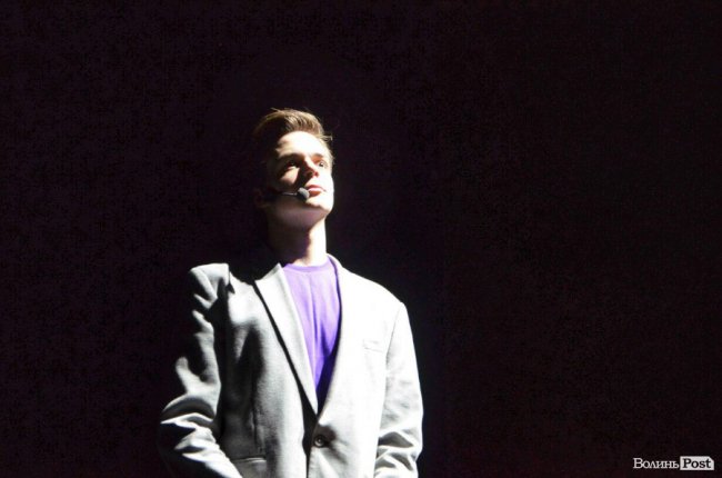 Актори серіалу «Школа» зустрілися з фанами у луцькому «Промені». ФОТО