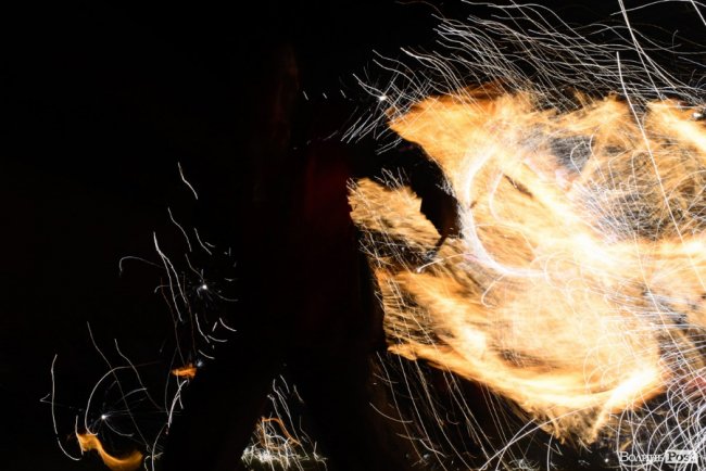 Вогонь у лініях і візерунках із «Ночі у Луцькому замку». ФОТО