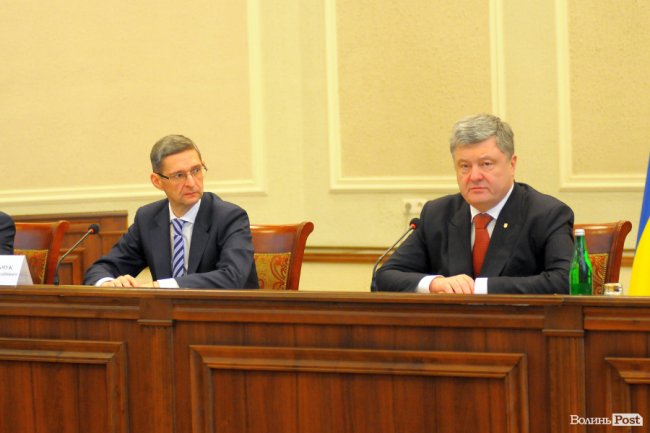 Перший заступник Глави Адміністрації Президента України Віталій Ковальчук і Президент України Петро Порошенко в Луцьку