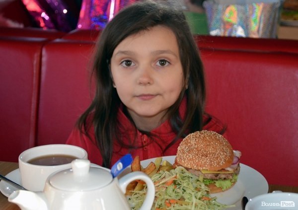 Дітям із «важких» сімей подарували новорічний настрій. ФОТО