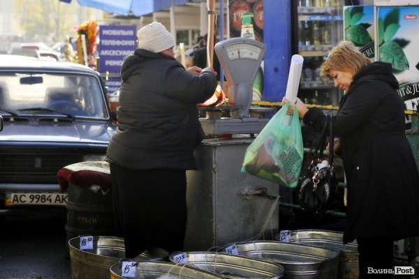 Завокзальний ринок. БУДНІ МІСТА