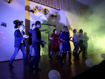 Пристрасний танець від машинобудівників: у ЛНТУ відгуляли День студента. ФОТО