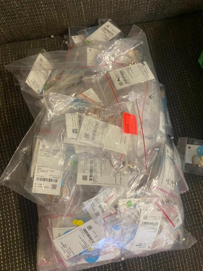 Через Волинь в Україну намагалися завезти понад 14 кілограм російської «ювелірки». ФОТО