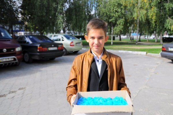 Волинський школяр збирав кришечки на протези бійцям у Туреччині. ФОТО