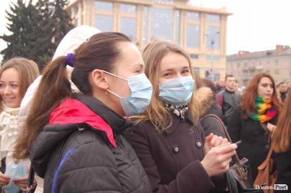 Як луцький Майдан ішов у  наступ на Волинську ОДА. ФОТО