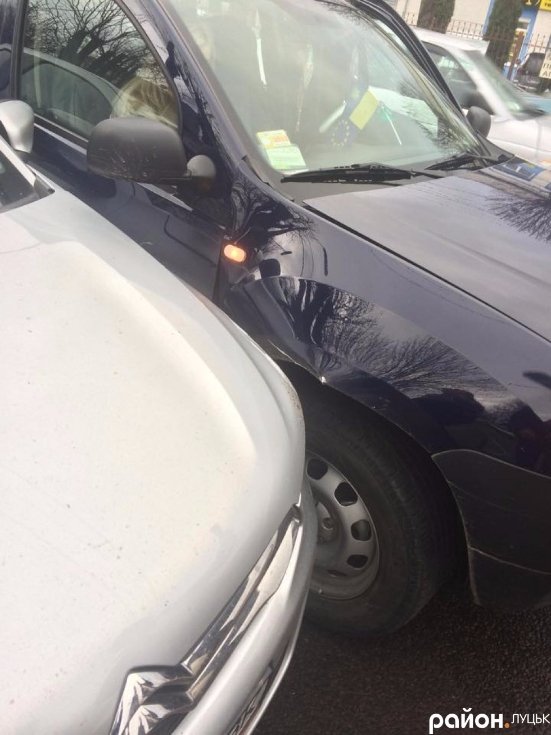 У Луцьку зіткнулися дві іномарки. ФОТО