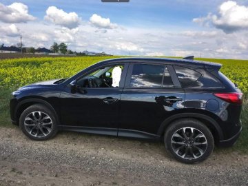 У Луцьку викрали автомобіль Mazda CX-5