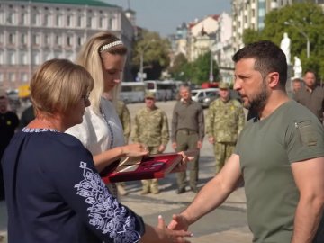 Герой України – посмертно: Зеленський вручив орден «Золота Зірка» родині загиблого льотчика з Луцька Євгена Лисенка