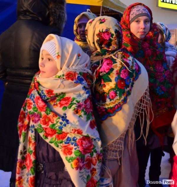 Засвітили головну ялинку Луцька. ФОТО 