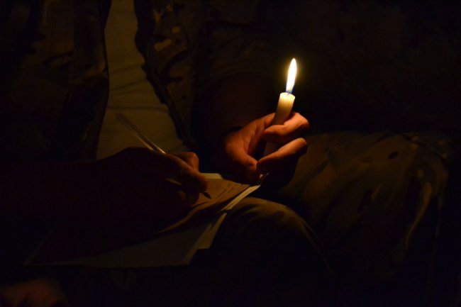 Окраєць хліба на двадцятьох: молодь провела ніч у стінах Луцької тюрми. ФОТО