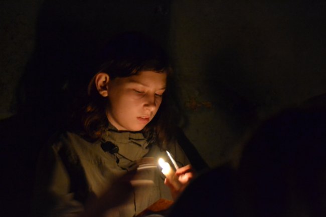 Окраєць хліба на двадцятьох: молодь провела ніч у стінах Луцької тюрми. ФОТО