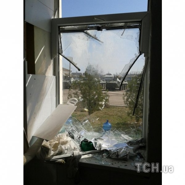 Опублікували фото розгромленої частини морпіхів у Феодосії