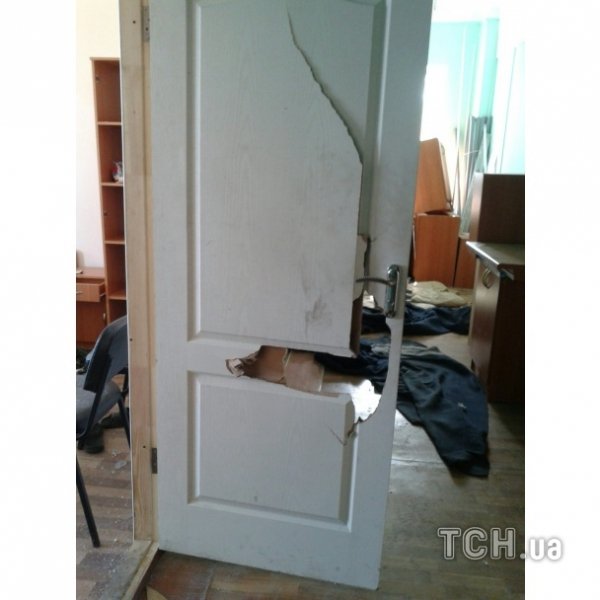 Опублікували фото розгромленої частини морпіхів у Феодосії