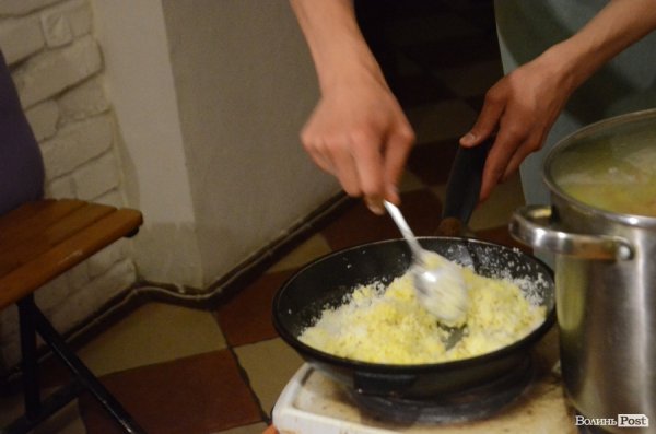 У Луцьку Любко Дереш готував ведичну їжу.ФОТО