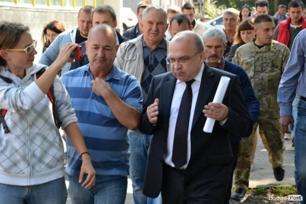 Як революціонери «гуляли» з губернатором Волині. ФОТО